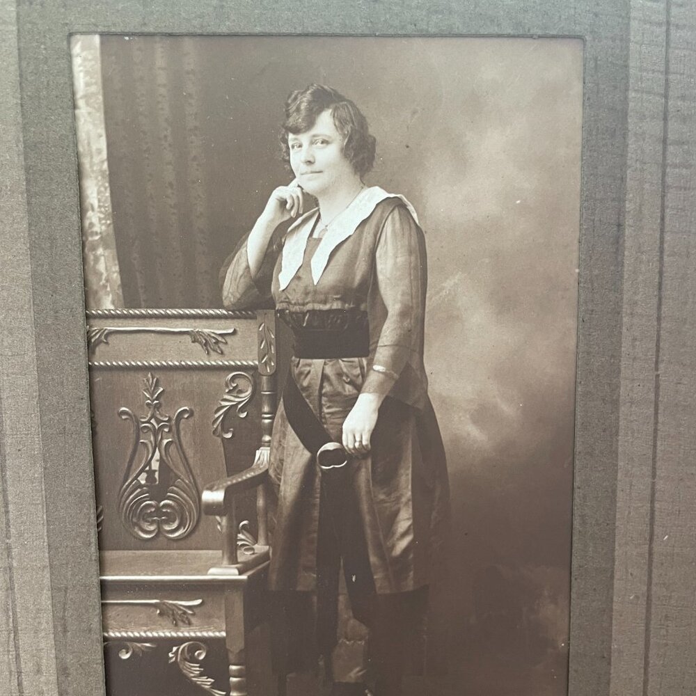 VINTAGE PORTRAIT PHTOGRAPHS - Picture 6 of 8